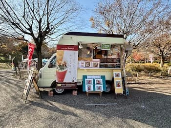 Image /static/img/marche/19th-christmas/landscape/IMG_3438.jpeg