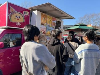 Image /static/img/marche/19th-christmas/landscape/IMG_3483.jpeg