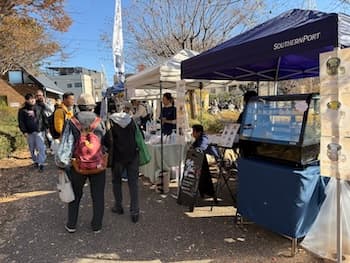 Image /static/img/marche/19th-christmas/landscape/IMG_3501.jpeg